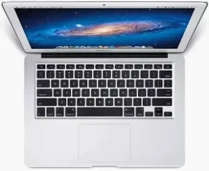 Apple MacBook Air 13"  - Intel Core i7 / 8GB RAM / 500GB SSD